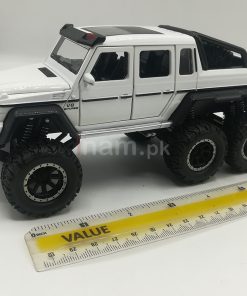 Mercedes G63 AMG 6x6 Size